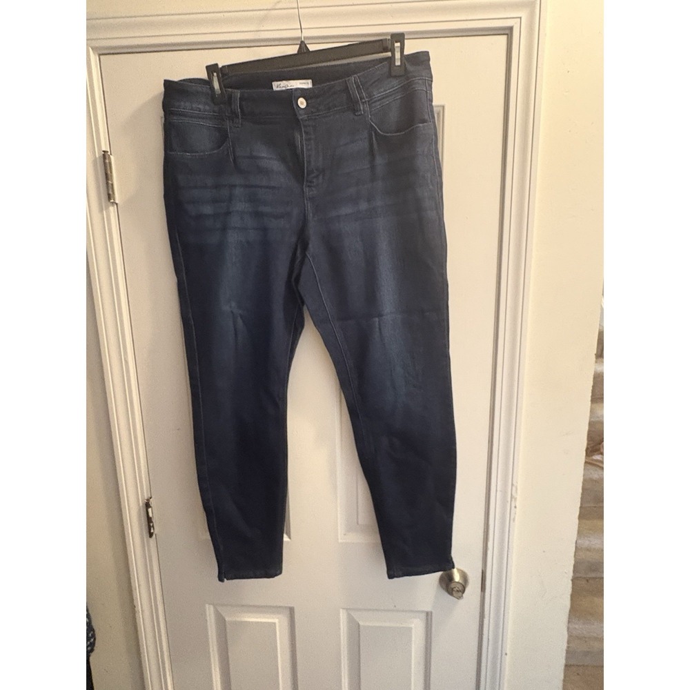 KanCan Women's Size 18 Dark Wash Stretch Denim Maurices